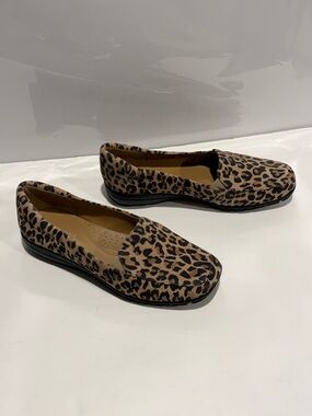 Easy Spirit Leopard Print Slip-On Loafers - Tan/Black
